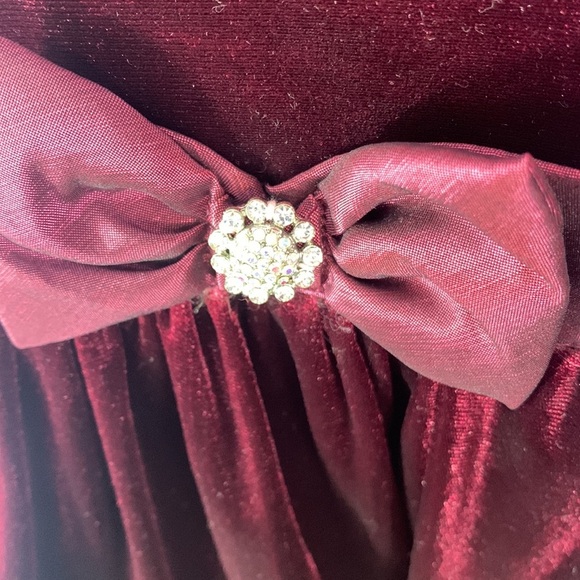 Rare editions size 24 months burgundy velvet dress rhinestone bow cap sleeve - Picture 2 of 6